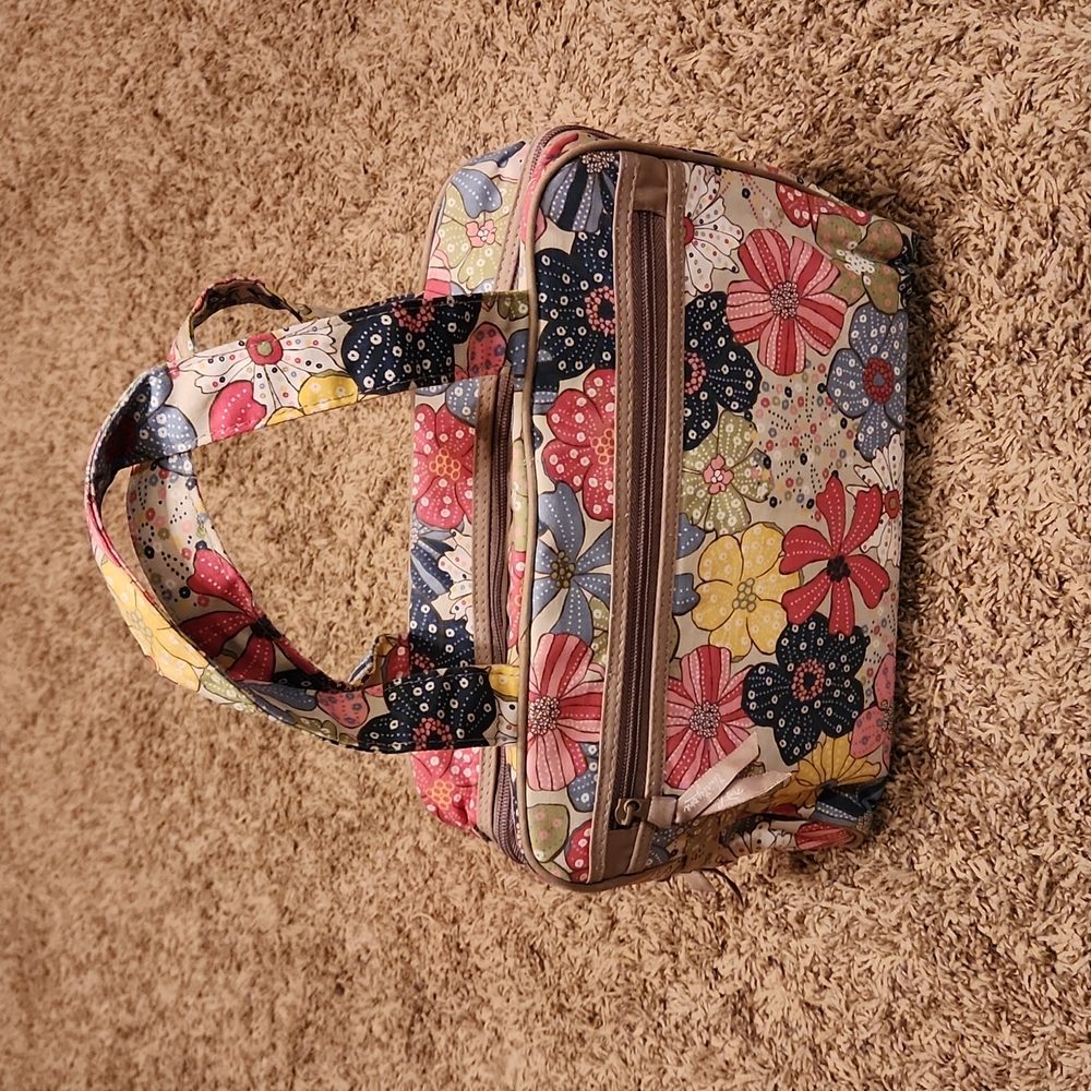 Thirty-One Floral Make-Up Bag embroidered with the word Cosmetics - Picture 5 of 9